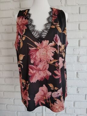 White House Black Market Floral Sleeveles Top, sz L